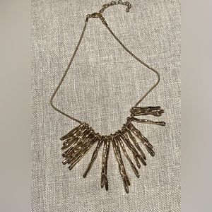 Beautiful chunky gold necklace